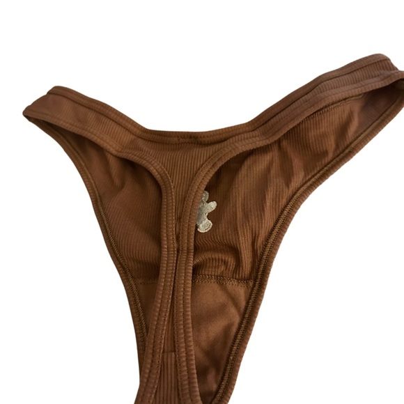 NWT Victoria’s Secrets Pink Adorable Gingerbread Man V Cut Thong - Picture 7 of 7